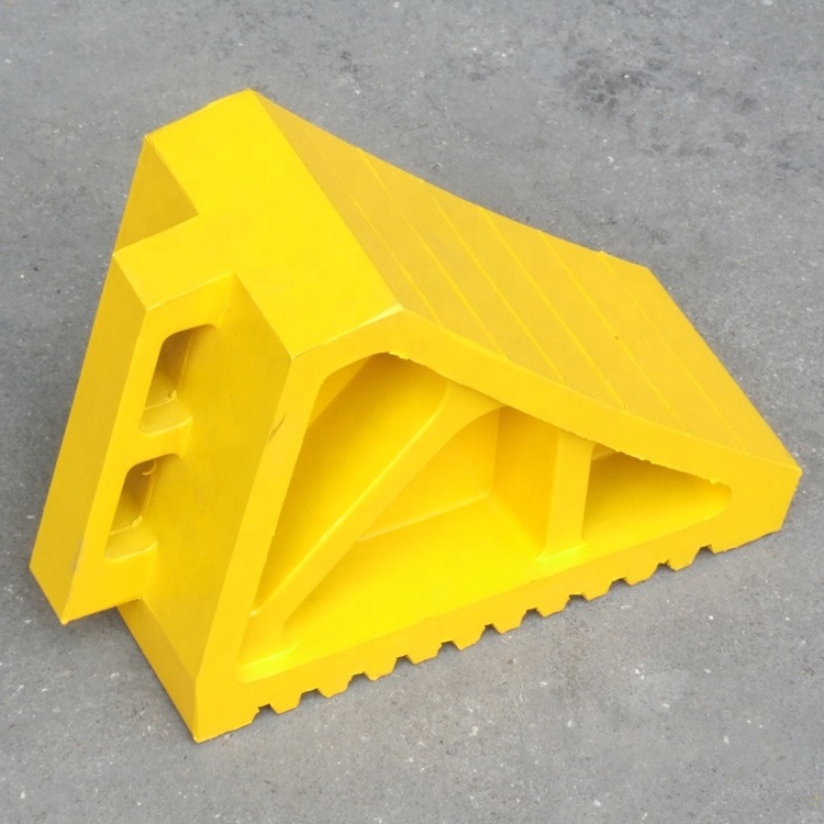 Heavy Duty Yellow Rust Proof Tire Roadblock Rubber Wheel Chock Parking Block Truck Wedges Blocks For Car Travel Trailer