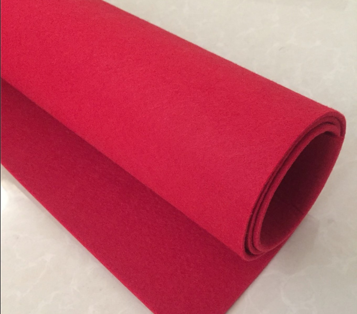 Customized color soft recyclable nonwoven 100% polyester felt Needle-punched pp spunbond nonwoven fabric