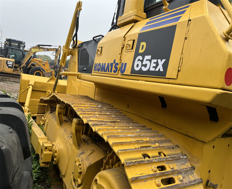 cheap price uesd komatsu d65ex bulldozer Original condition bulldozer komatsu d65ex d65px d85ess d155a-2 crawler bulldozer