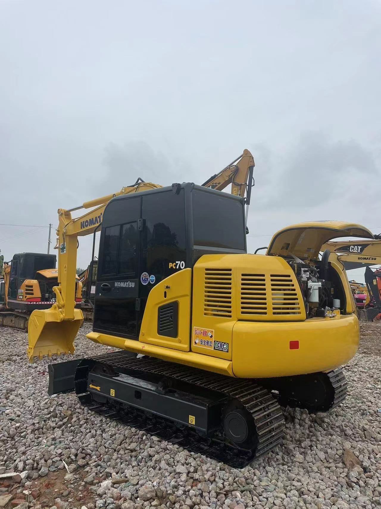 Japan Original Low working hours used komatsu pc70/pc70-7/pc708 Excavator 7 ton mini Hydraulic Crawler digger