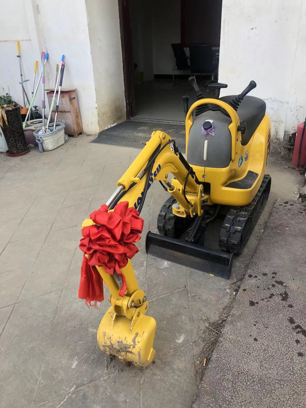 PC01  KOMATSU miniest mini  small good price crawler used excavator SECOND 01 240 480 320  working second hand medium excavator