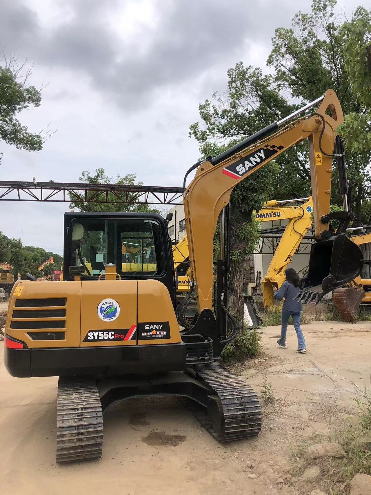 China made Sany sy55 mini crawler excavator, 2021 model 95% new 5ton sany 55 with rubber chain