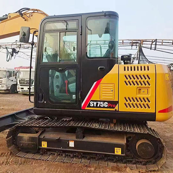 New sany sy75c  90% new mini high quality good condition excavator