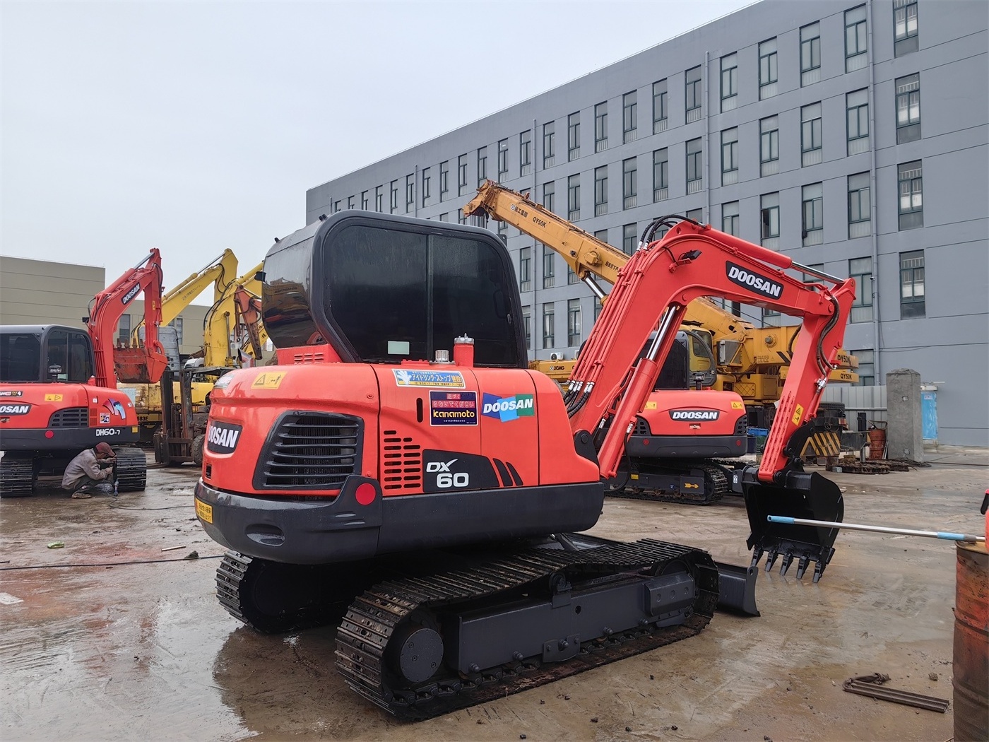 Used Doosan DX60 hydraulic crawler excavator 6 ton mini construction digger excavators for Sale