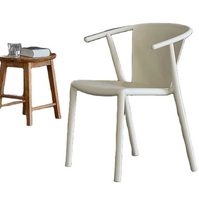 Nordic dining room furniture Curved backrest white plastic chair Stackable PP plastic dining room chair