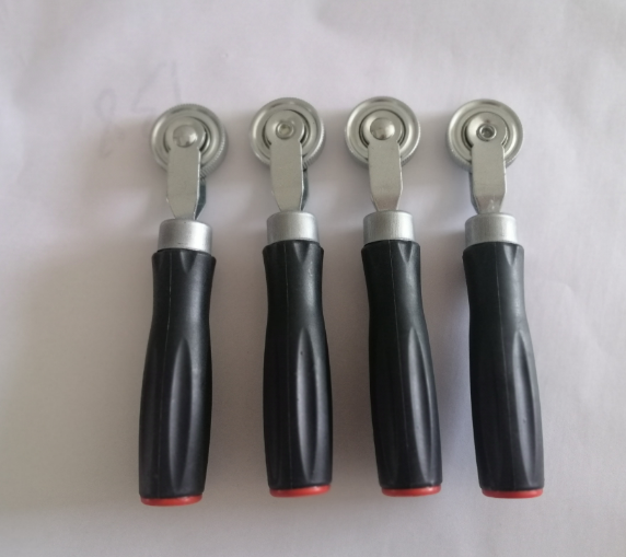 Auto  Tire Pressure Roller Cold Repair Film Tire Repair Tool Tire Lubricant and Rim Rust Retardant