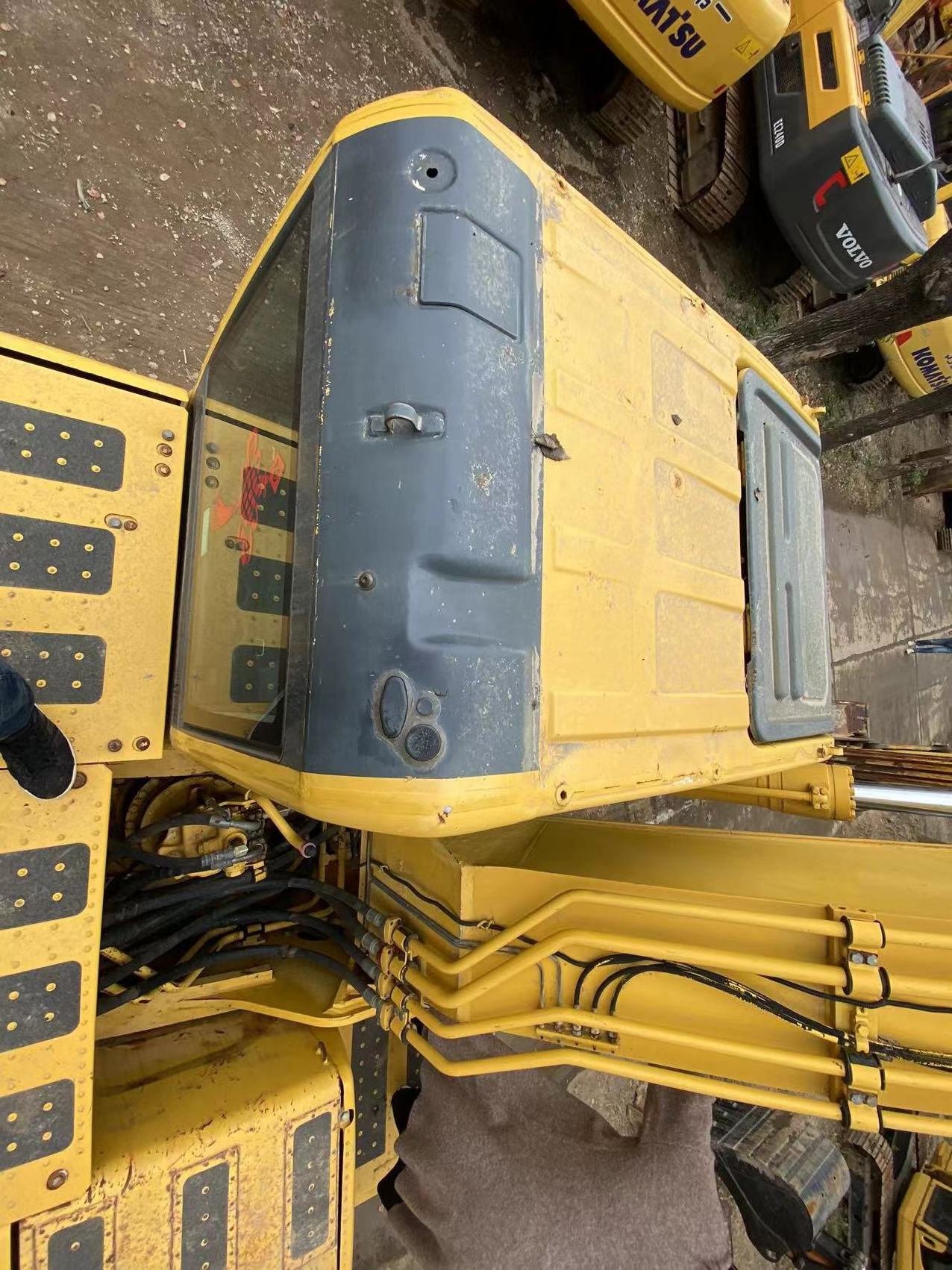 Cheap Original Komatsu PC240-8 Excavator Japan Mini Used Crawler Excavator Komatsu PC 210 240LC 240 240-8 220 PC200 For sale