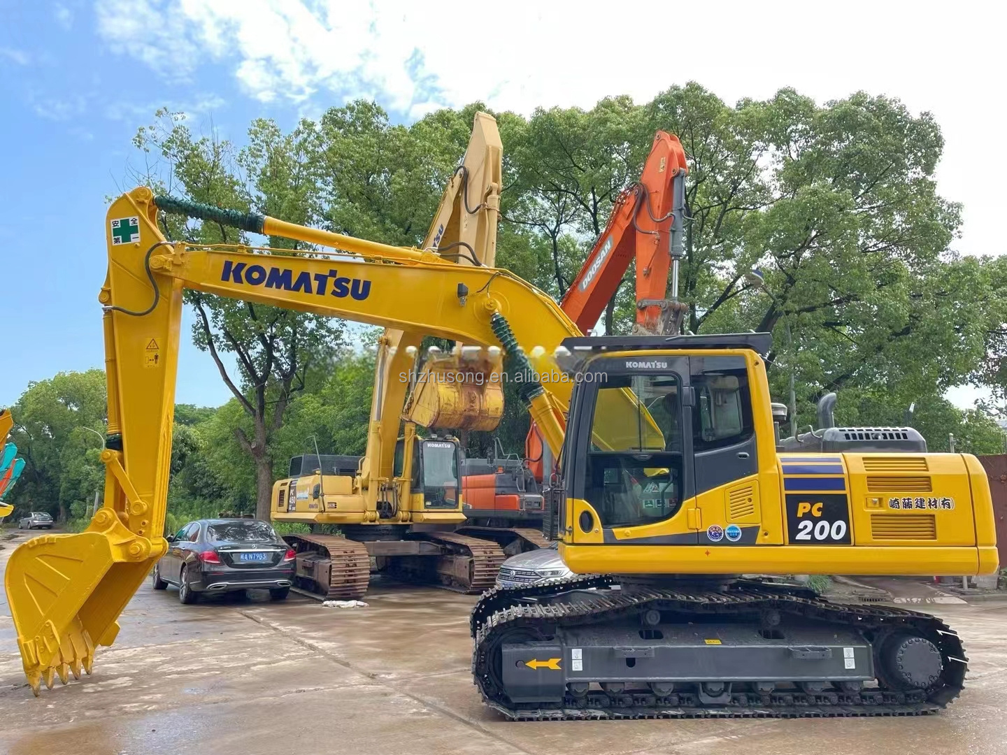 Reasonable price used mini excavator Komatsu PC200-7 used excavator 11 ton cheap used excavator for sale