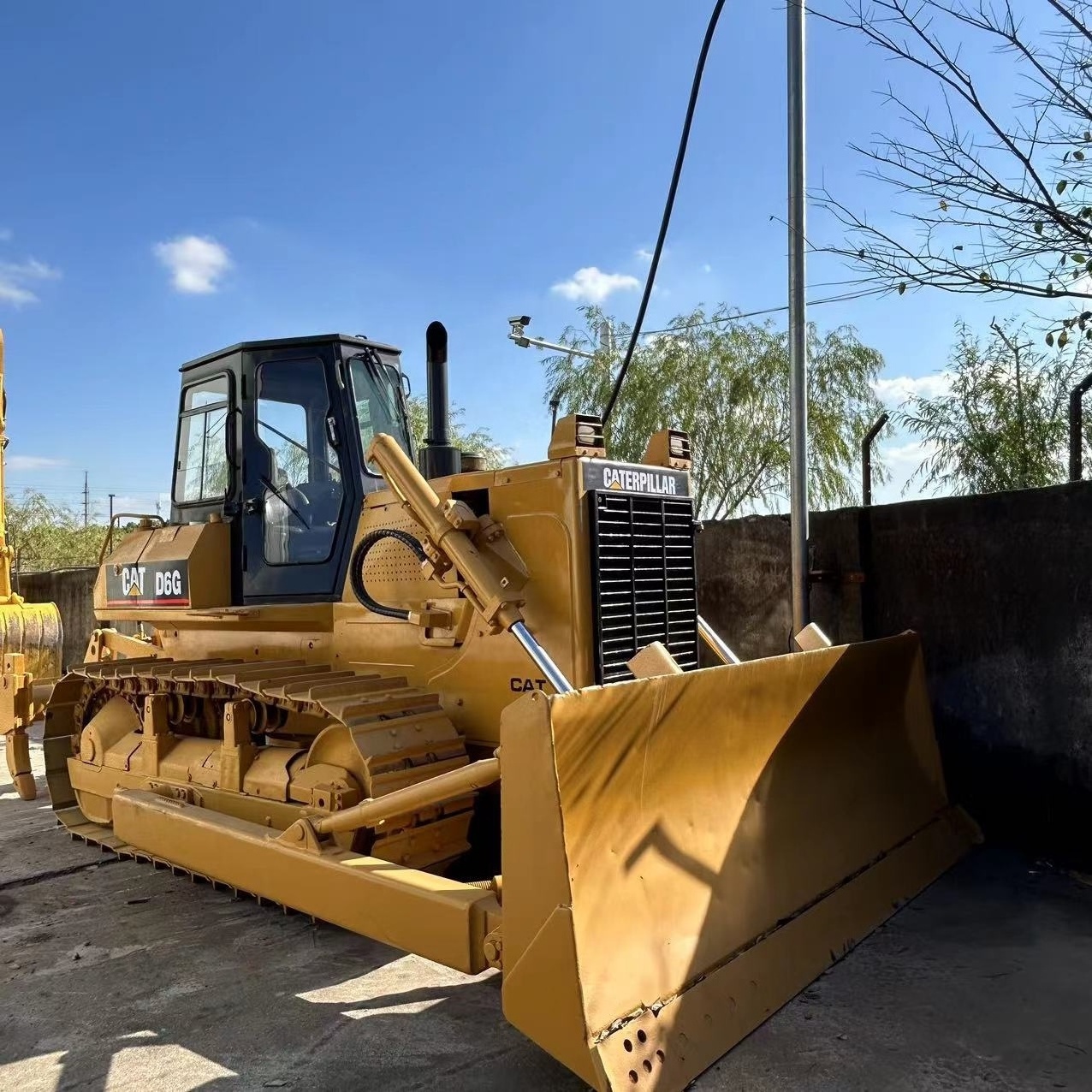 Earthmoving machine used caterpillar D6G crawler bulldozer used cat D6G D6H D9L dozer for sale