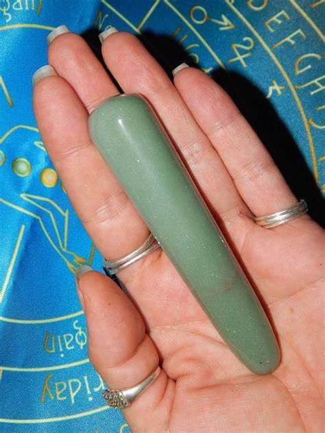 Wholesale crystal obelisk towers Green aventurine 6 face crystal massage wands for healing massage bulk gemstone crystal towers