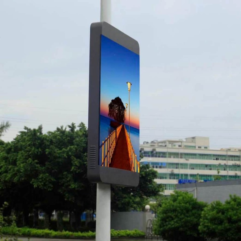 P5 Outdoor Full Color LED Display Lamp Pole LED Screen Billboard