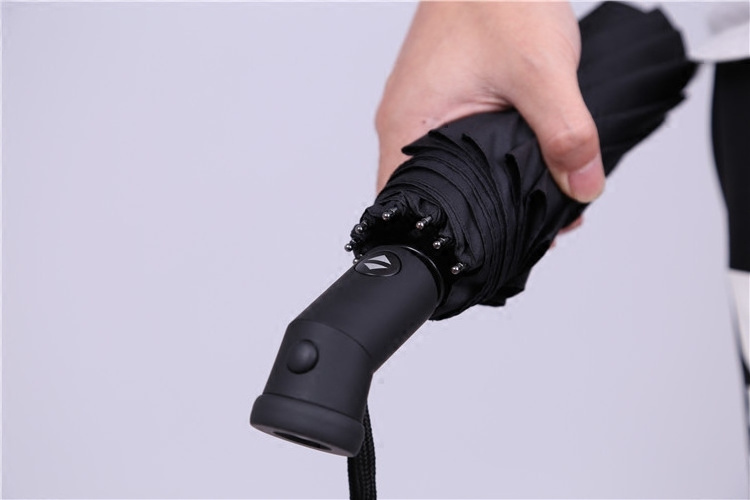 Custom LED Light Umbrella 3 Fold Automatic Flashlight Safety Umbrella with LED Light Handle