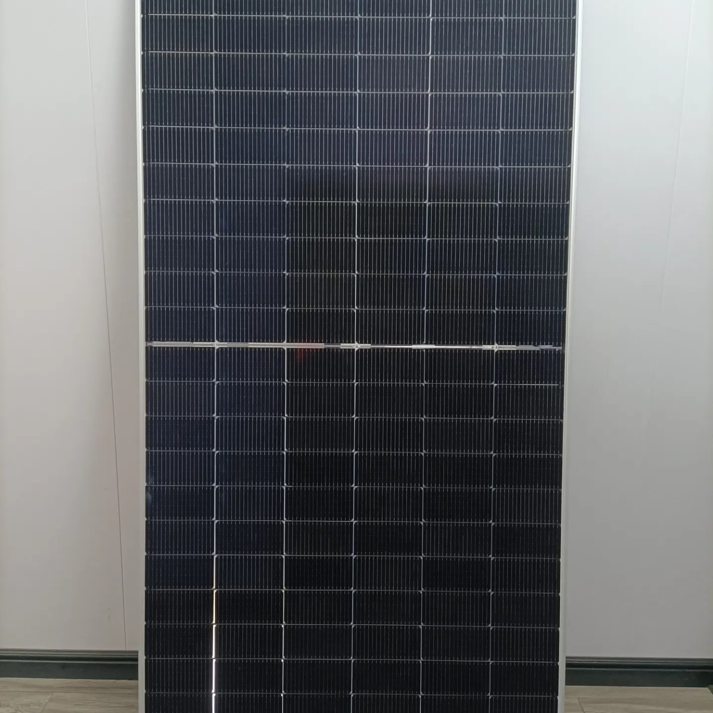 Hot sale jinko n type a grade solar panels 580 watt 570W 575W 580w 585W bifacial solar power panel