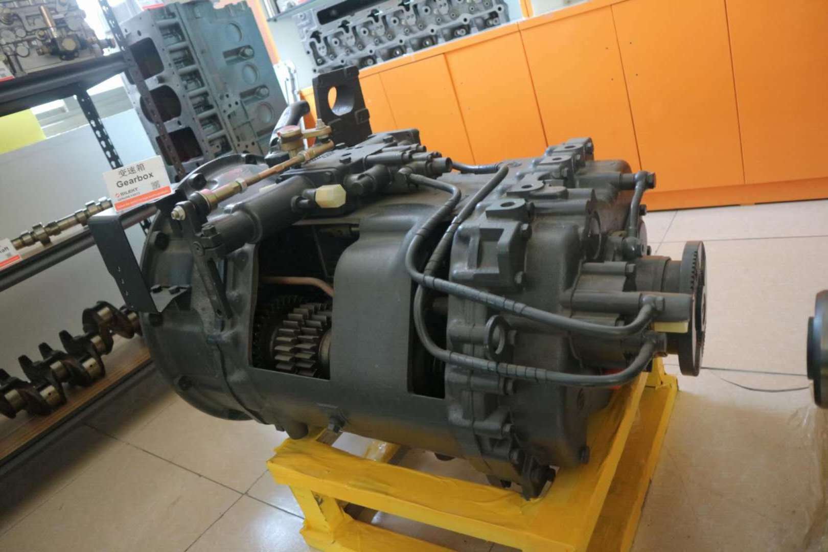 howo 371 engine truck parts  A7 parts Transmission gear box HW19710090610 howo dump truck engine transmissions