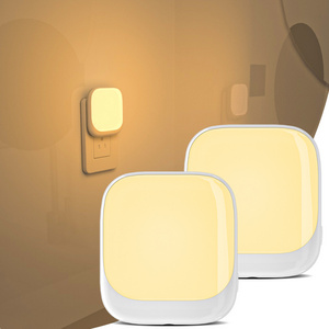 Wholesale Price New Arrival Light Sensor Dusk to dawn 3000k/6500k Changeable Color Night Light Plug in Wall