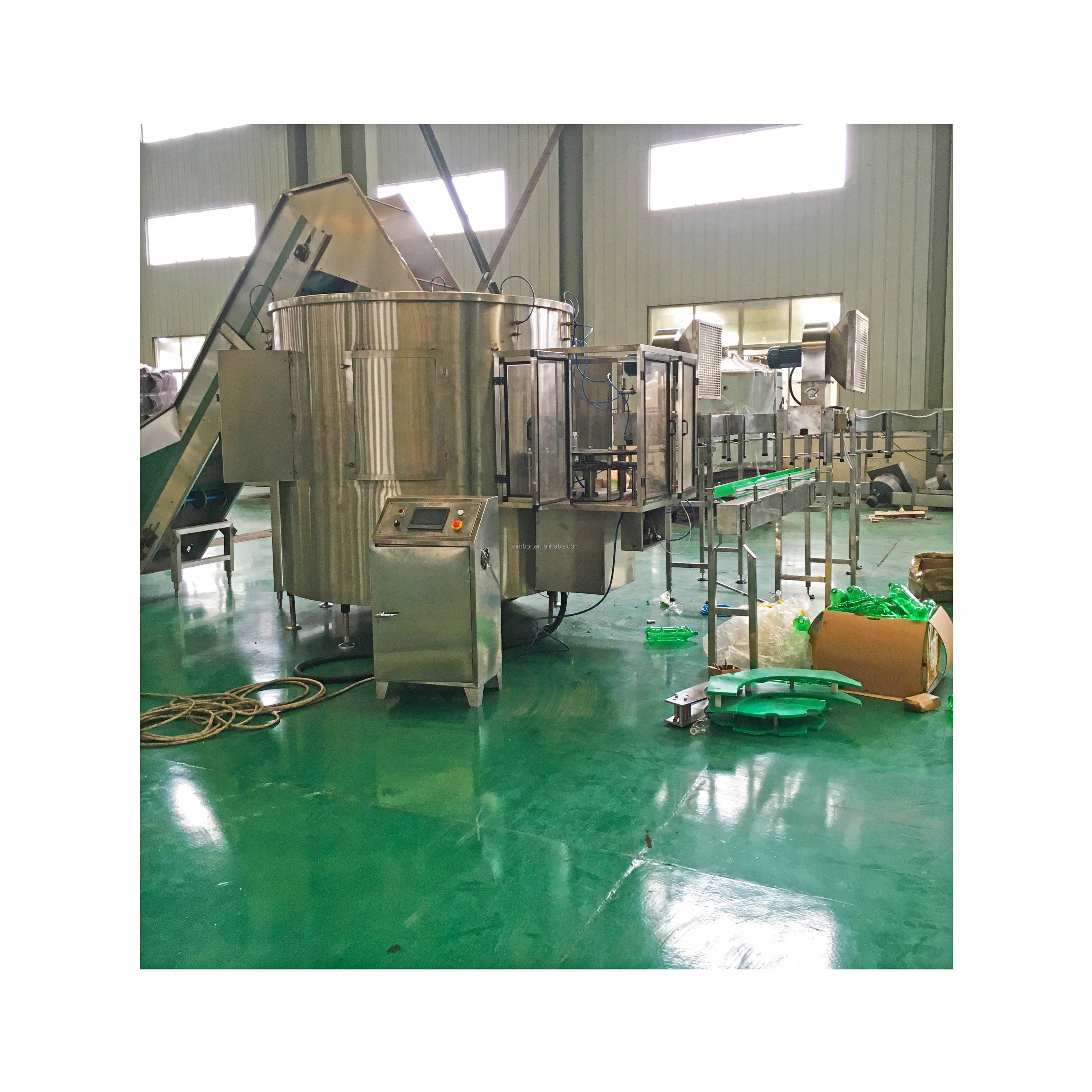 automatic juice water drink plastic empty bottle unscrambler sorting arrange juice bottle machine