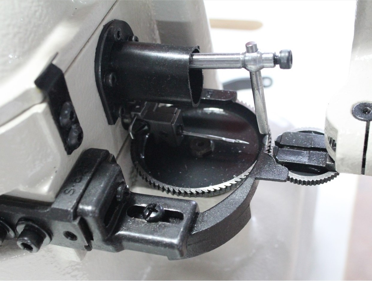 SI-600 Industrial fur sewing machine mid-sole overseaming sewing machine