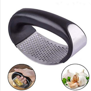 Professional Arc Shape Design Kitchen plastic stainless steel rocker Mincer Crusher garlic press Chopper and roller