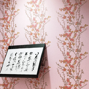 It is a gorgeous Japanese-made wallpaper with the image of Japanese original cherry blossoms.