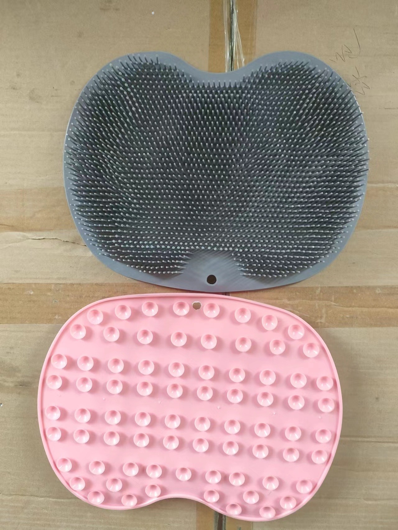 Silicone Body Skin Scrubber With Suction Cups Soft Bath Brushes Sponges Mat Shower Sponges Back Scrubber Pad For Bath Massage