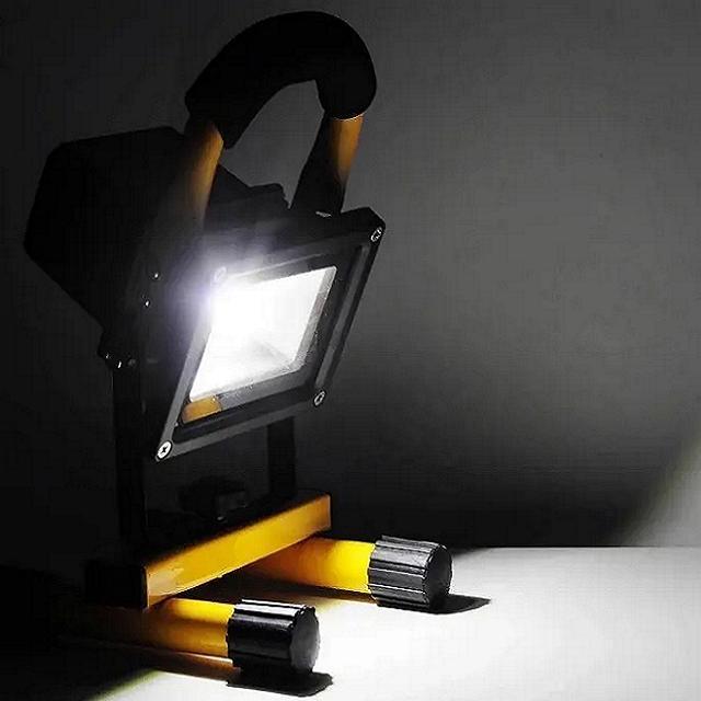 Smart Tuya RGB Outdoor Floodlight 10w 20w 30w 50w led rechargeable outdoor light led portable work light