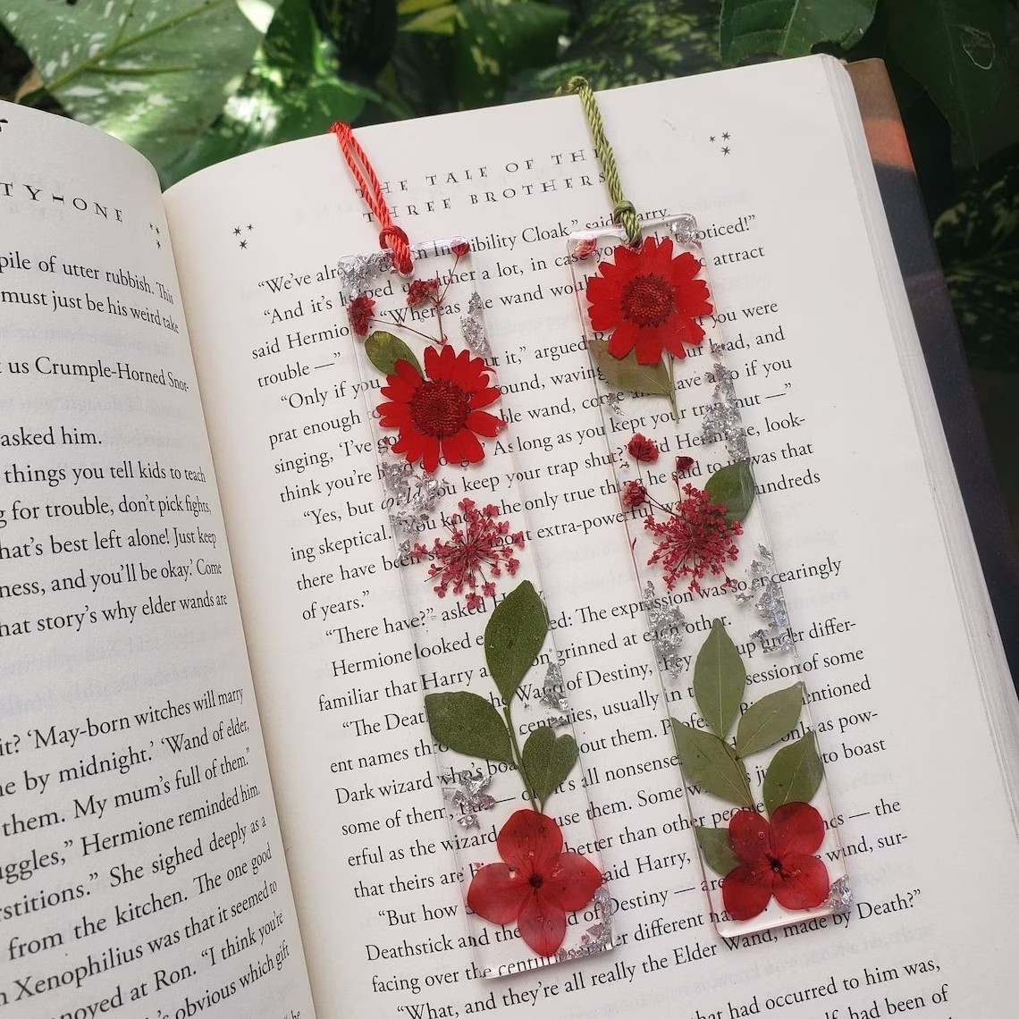 2023 Dried Flower Resin Bookmark Gift for School Kids Resin Floral and Glitter DIY Bookmark for Paper Book Reading