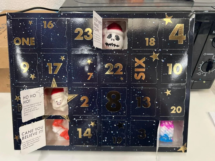 Custom Logo Printing 12 Days Beauty Makeup Empty Cosmetic Advent Calendar For Christmas Gift Box