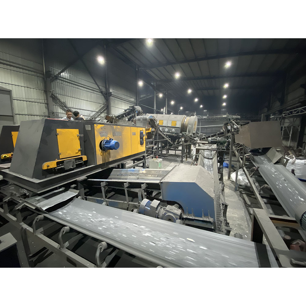 Aluminum cans foils scrap profiles breakage Shredding and Recycling Machine