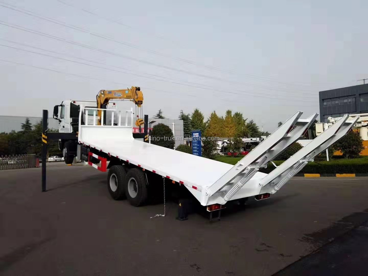 Left Drive Flatbed Towing Rollback Car Carrier Recovery Full Landing Flat Bed Wrecker Tow Truck