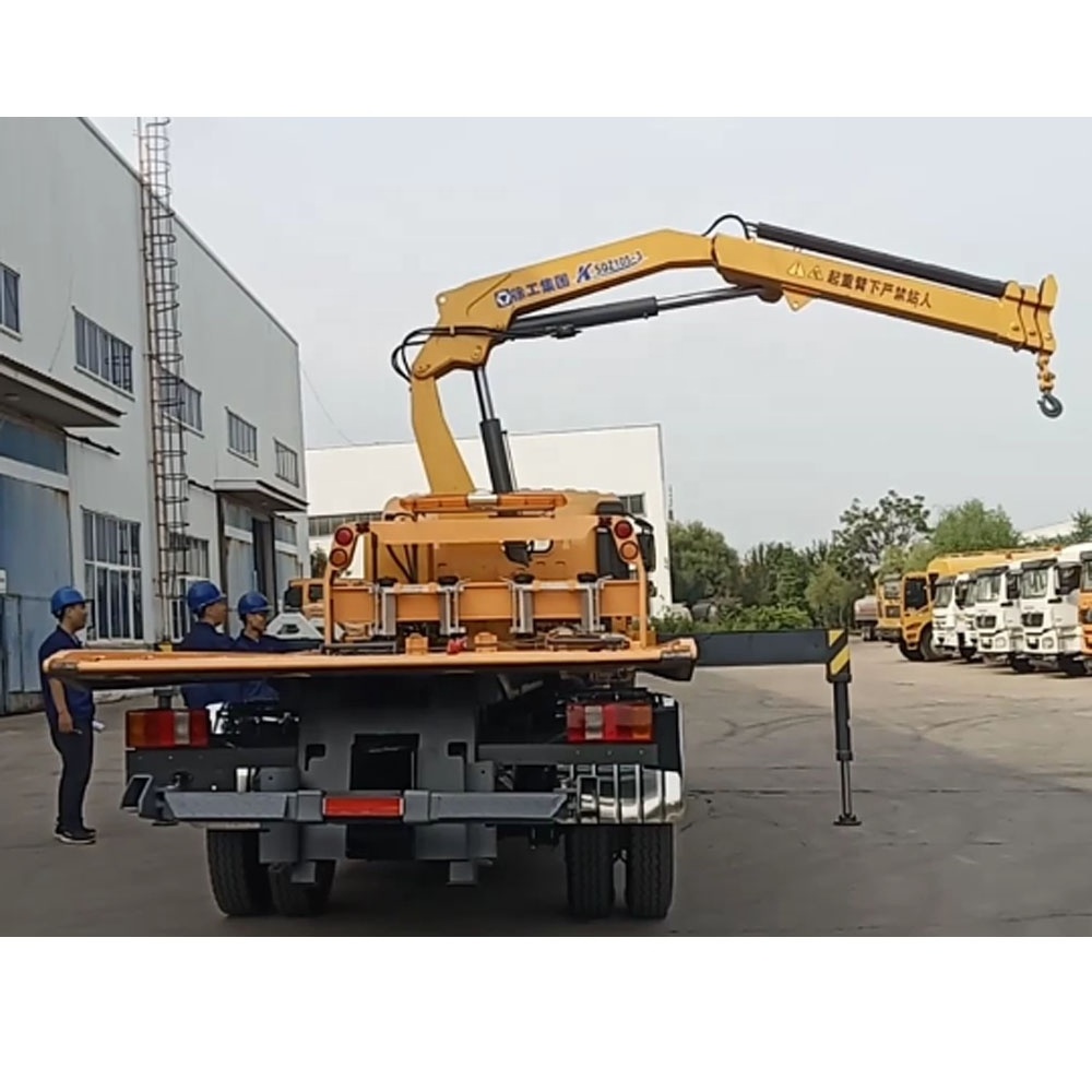 Light Type HOWO 116hp Road Rescue Flatbed Wrecker Tow Truck with Knuckle Boom Crane