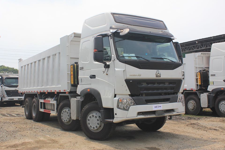 SINOTRUK HOWO A7 8x4 420hp coal mining dump truck for sale