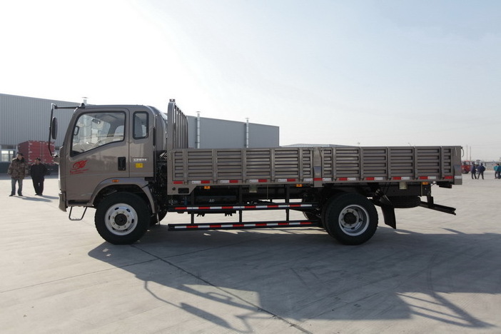 5ton 8ton Chinese small trucks sinotruk howo 4x2 mini diesel light cargo truck