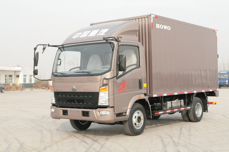 HOWO 4-6 Ton Light Lorry 4x2 Small Van Box Cargo Container Factory Delivery Directly China Camera Light Truck Automatic YUCHAI