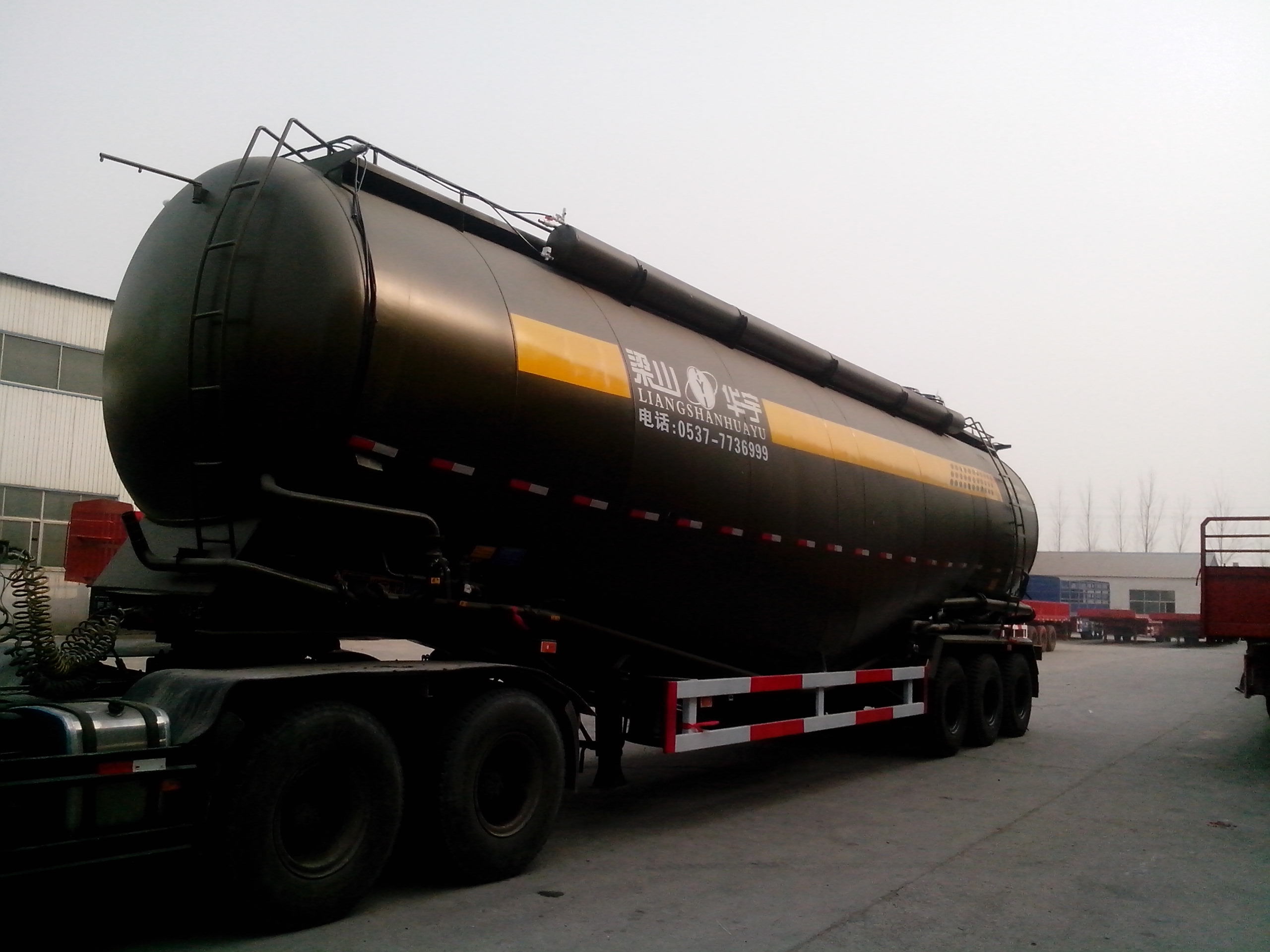 Top factory three axle 40ton 50ton V type bulk cement tank semi trailer Fly Ash Cement Bulker Silo Tanker trailer active demand