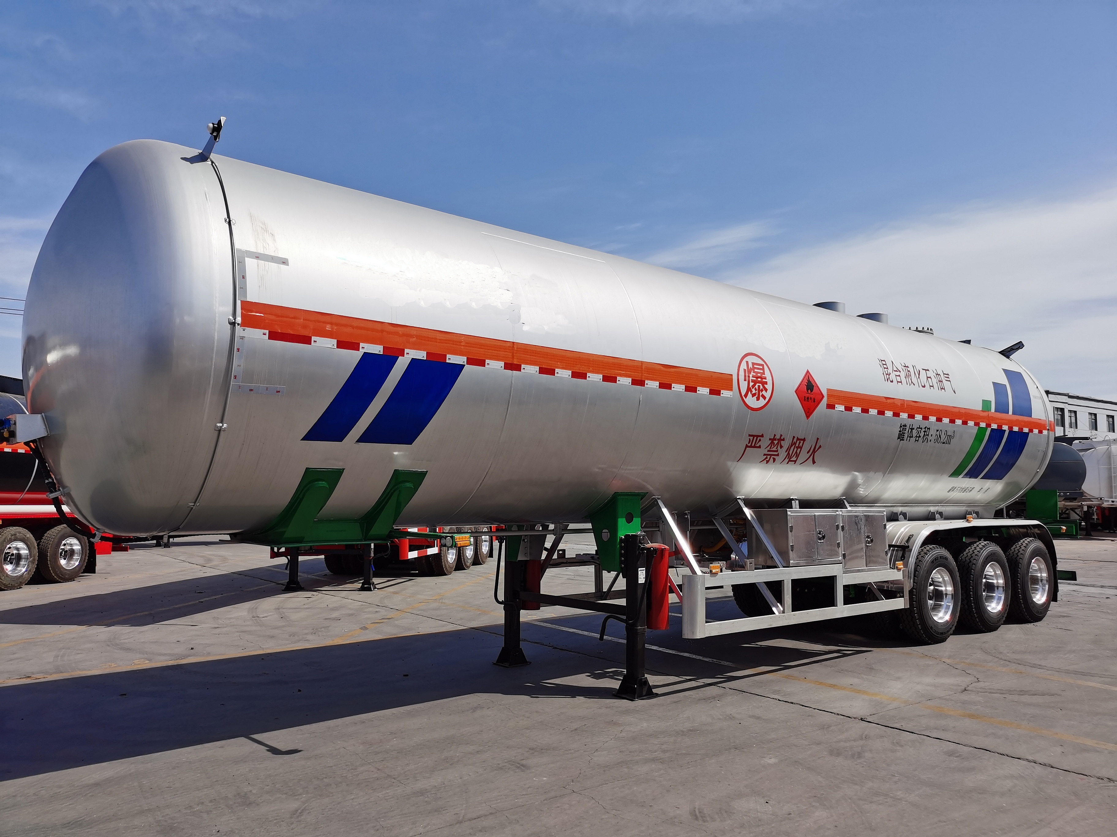 3 axles LPG gas tank propane transport road tanker semi trailer truck for sale