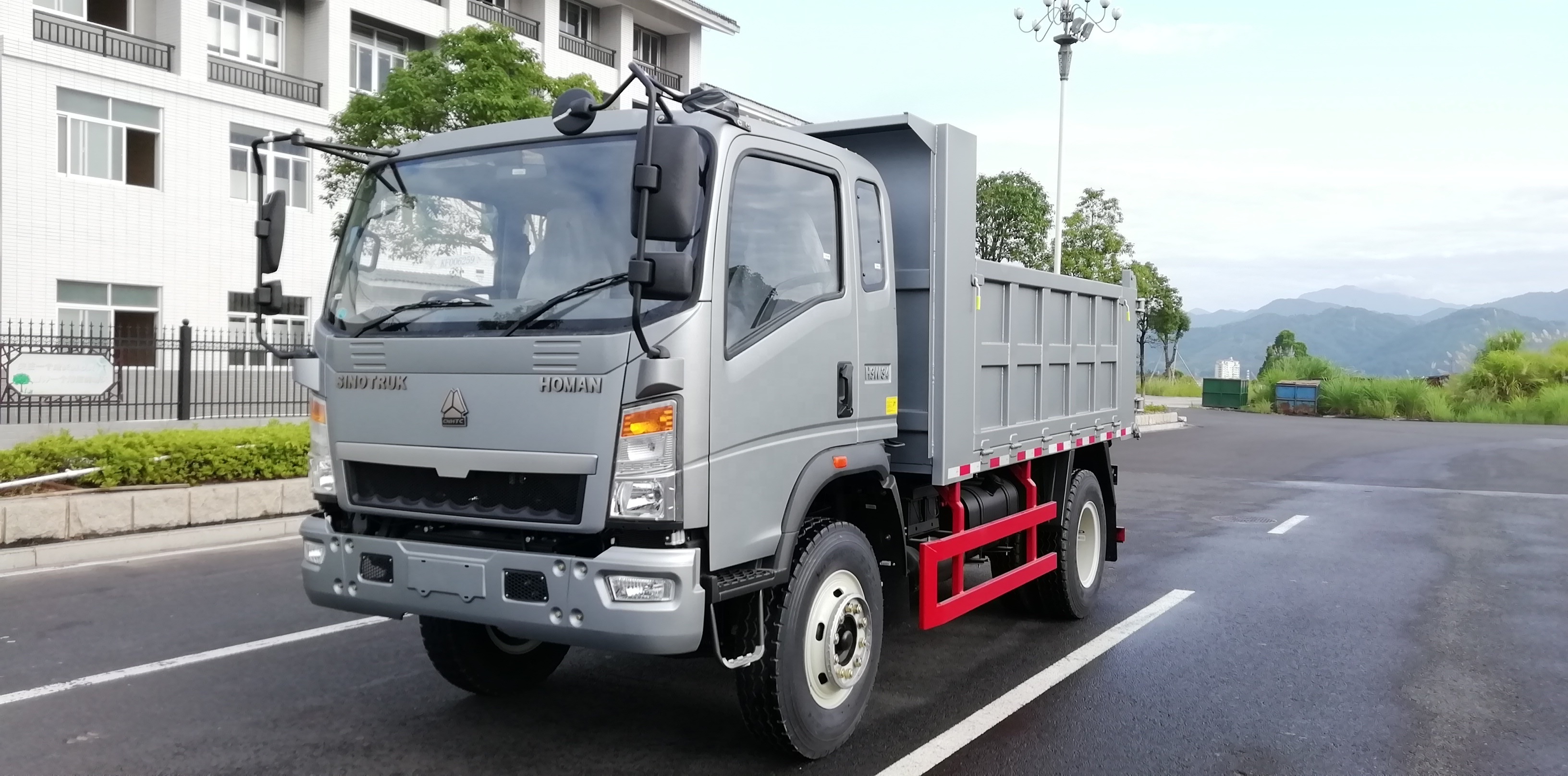 SINOTRUK  6 Tires 2 tons- 10 tons MINI Light dump tipper truck Small Truck