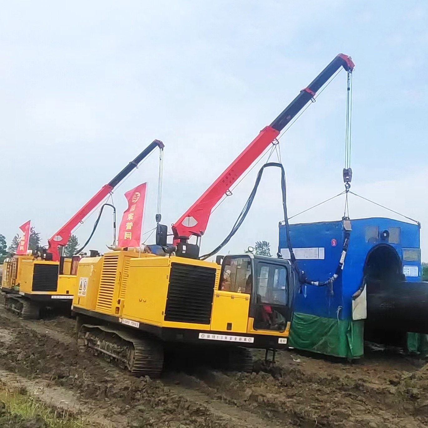 Crawler Paywelder Mobile Power Station and Welding Tractor With Side Lifting Boom