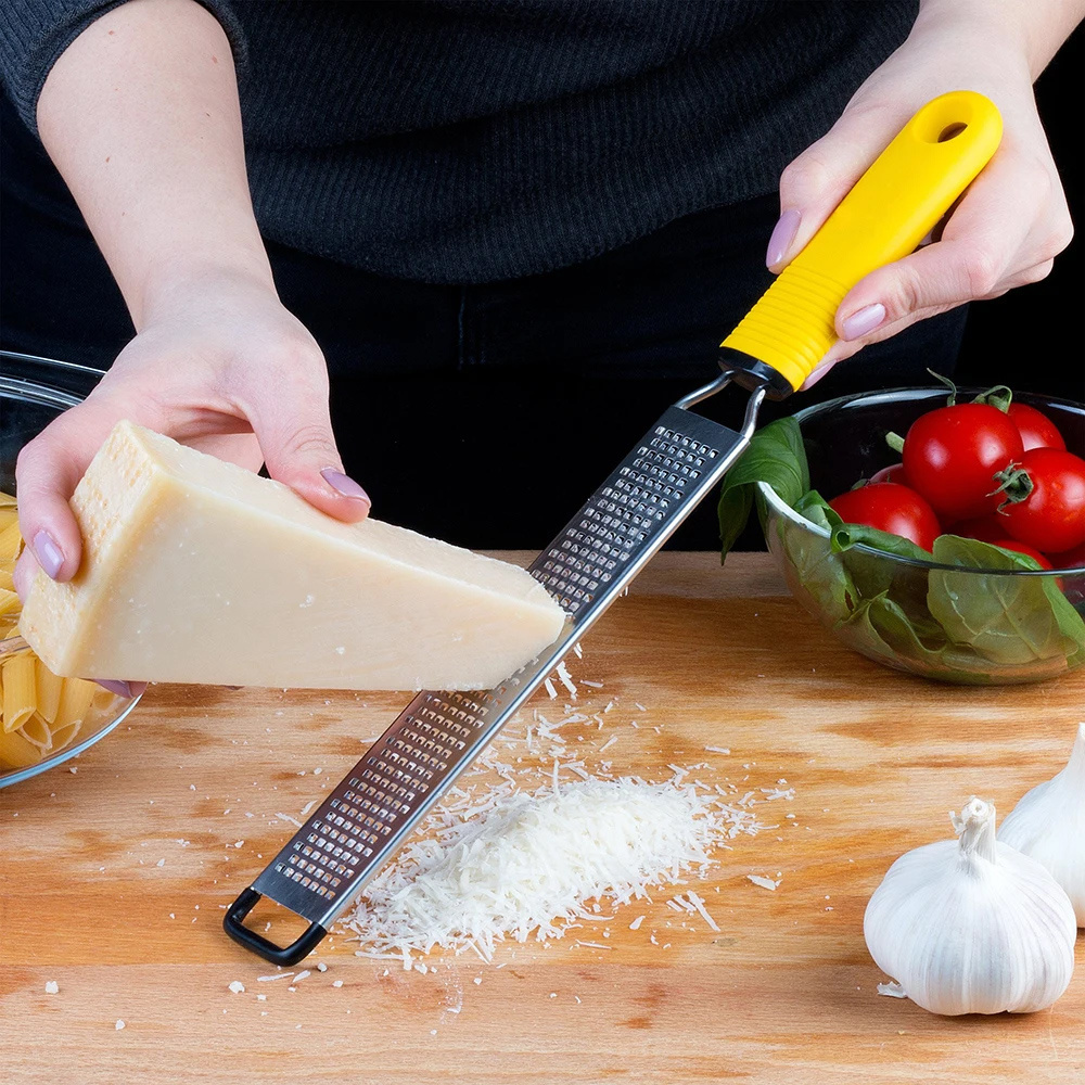 Professional Hand-Operated Stainless Steel Kitchen Cheese Grater for Parmesan Citrus Ginger Nutmeg Garlic Chocolate Fruit