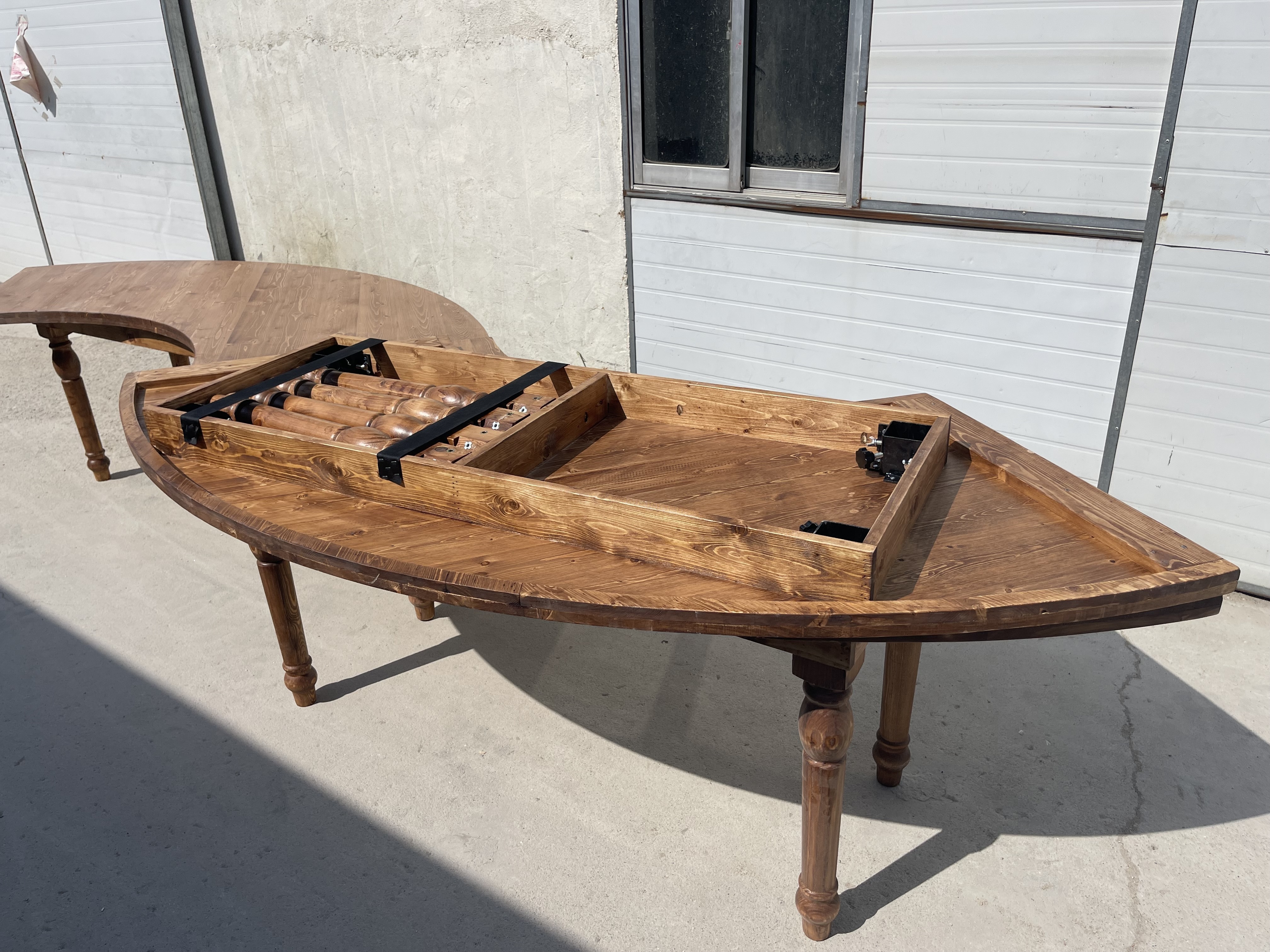 Sinofur rustic curved serpentine farm harvest  table