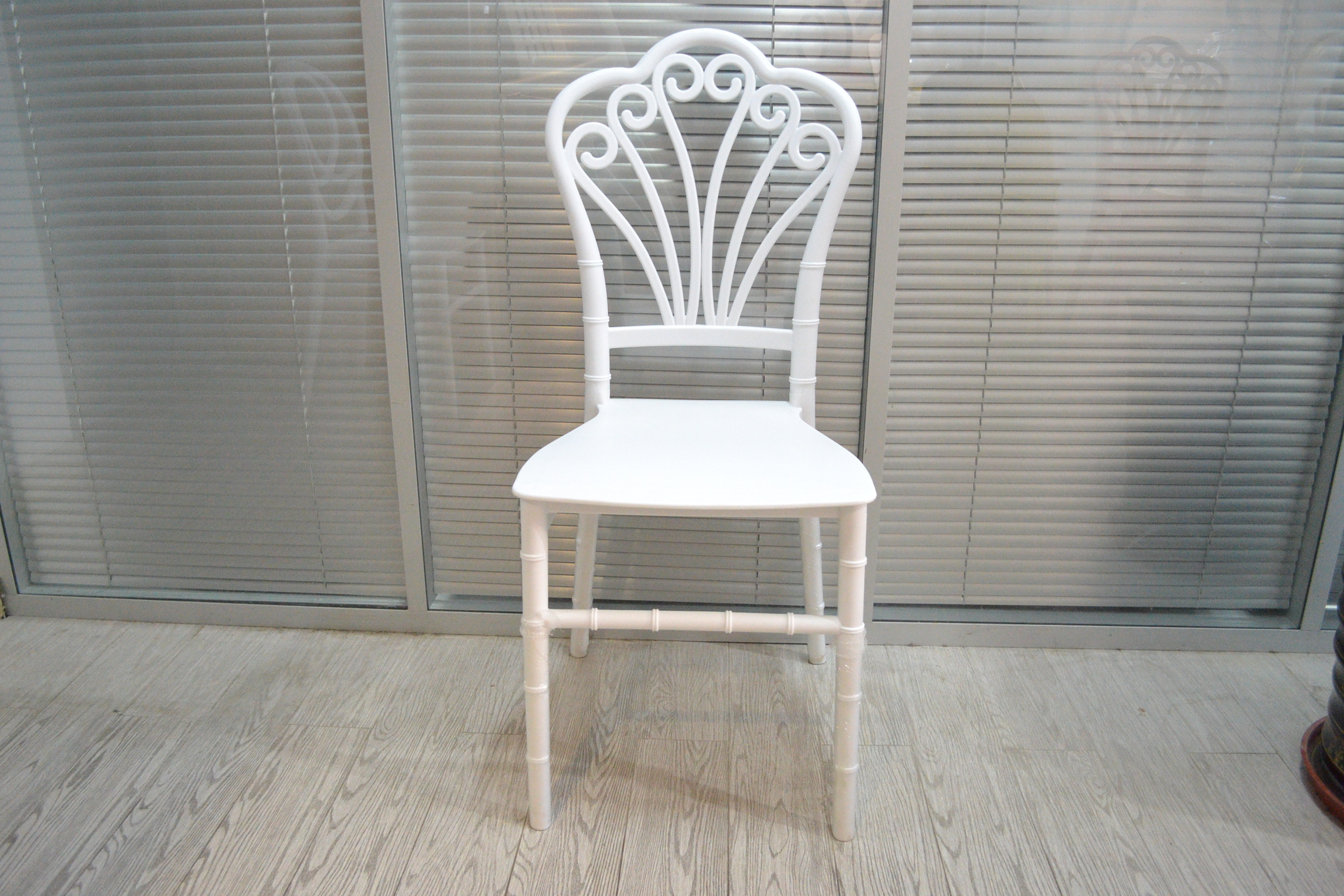 Qingdao Sinofur Wholesale cheap white resin chair plastic