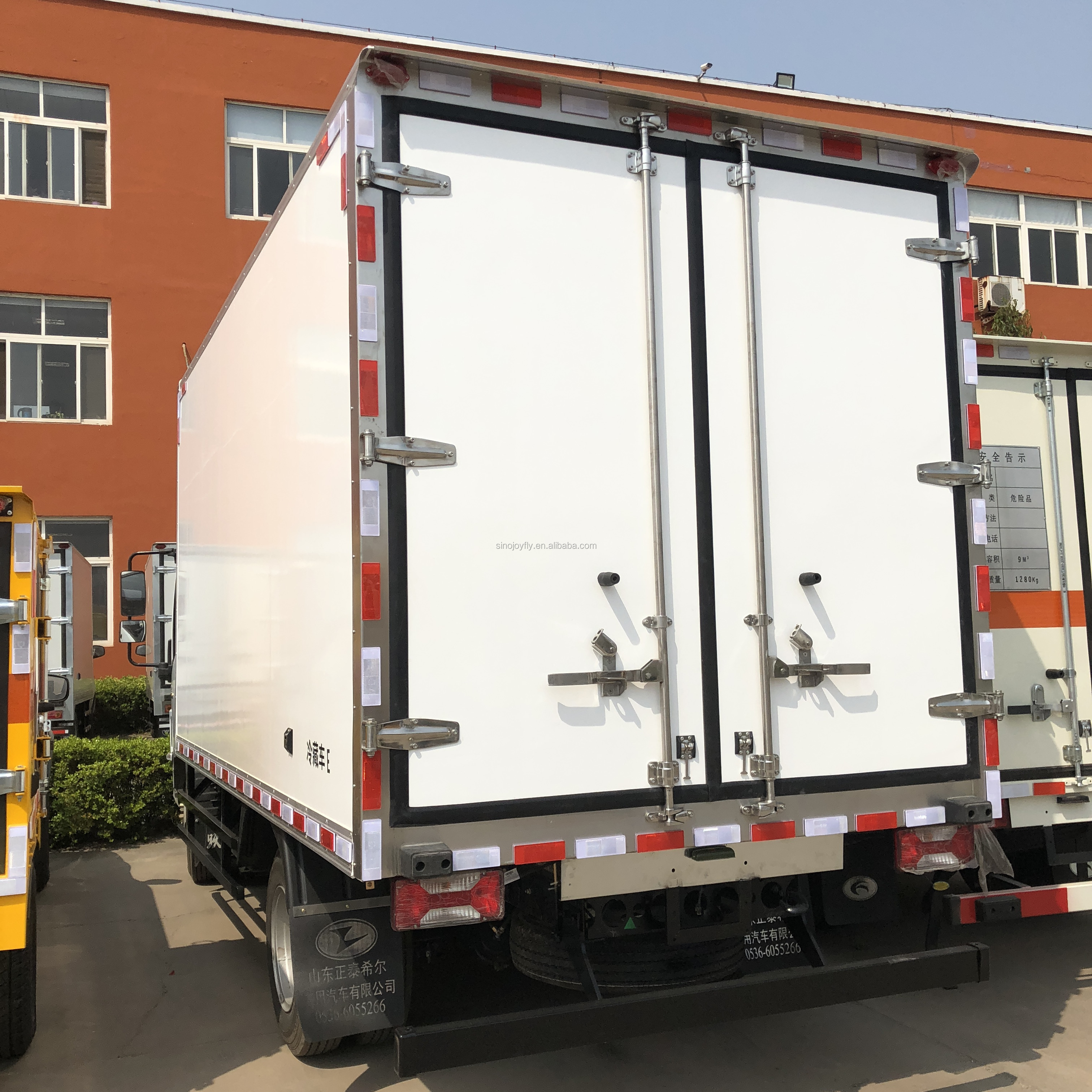 dry cargo fiberglass truck body 80 to 100mm thickness refrigerated truck bodies