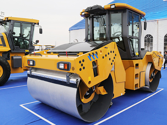 China XD83 8.5Ton Manual Vibratory Hydraulic Tandem Double Drum Road Roller with Spare Parts