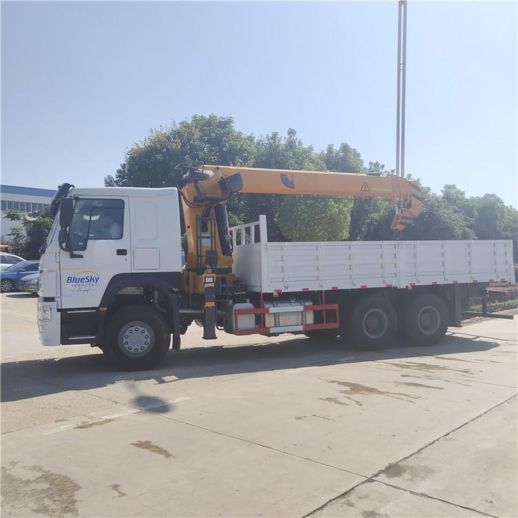 China Dongfeng 260 HP 12Ton Mounted Telescopic Boom Crane Self Loading Truck with Spare Parts