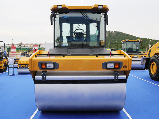 China XD83 8.5Ton Manual Vibratory Hydraulic Tandem Double Drum Road Roller with Spare Parts