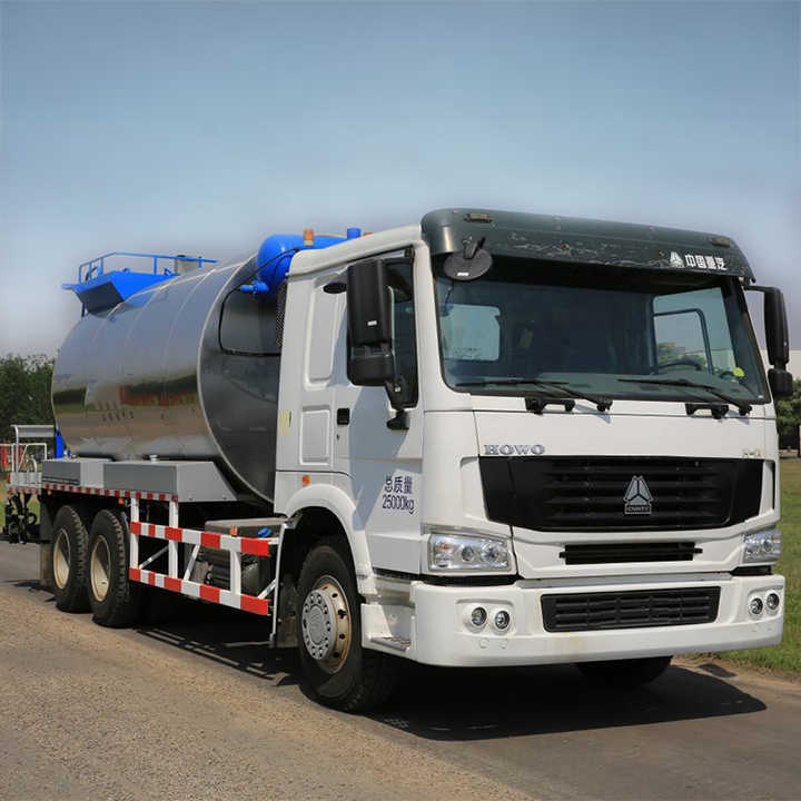 12m3 Asphalt distributor XLS1203 Bitumen Sprayer Tank Truck Spreader Truck