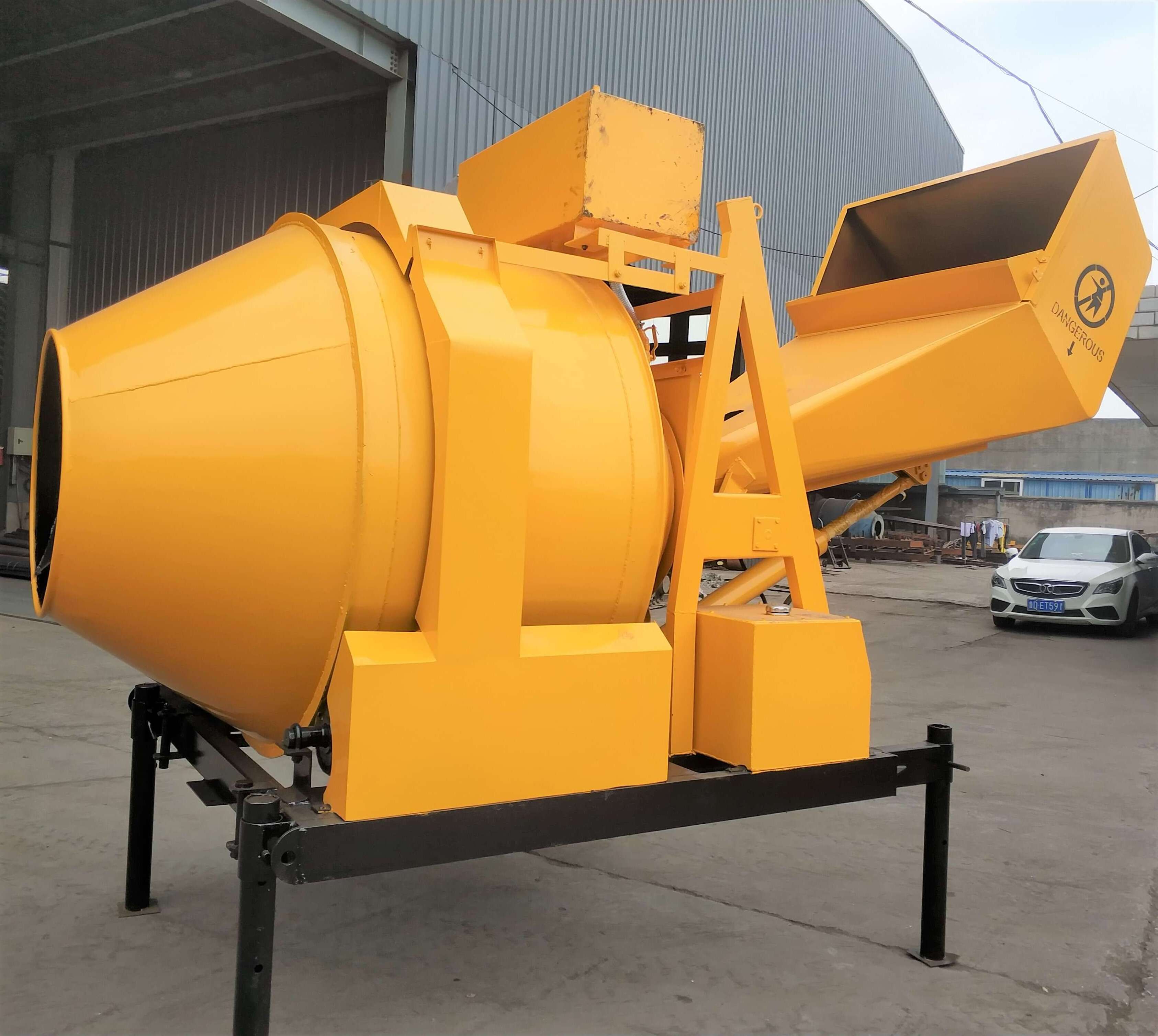 High Quality Mini Portable China Self Loading 13 M3 Concrete Mixer JZM350