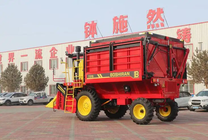 Borshiran Self-Propelled Agricultural Machine 4MZ-3A 3 Rows Cotton Picker in Farm