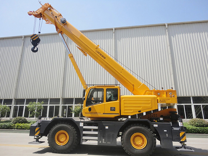 Hydraulic Telescopic Crane 50 Ton 4X4 Mobile Rough Terrain Crane XCR55L4