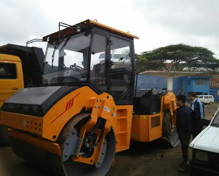 High quality STR50C-8 5 Ton Tandem Drum Roller 4500kg Road Roller with good price