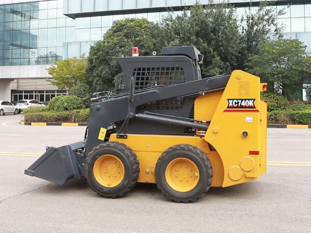 Farm Machinery Multi-Purpose Mini Wheel Skid Steer Loader 0.75 ton XC740K With Good Price In Stock